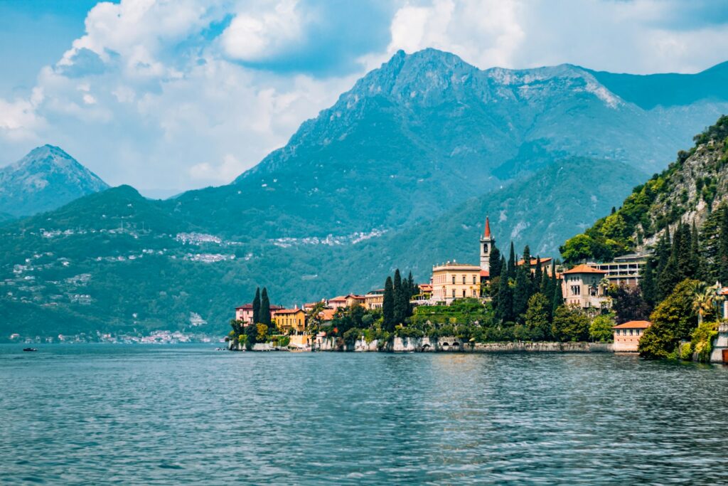 Lake Como Without a Car: Where to Stay, How to Move and What to Avoid
