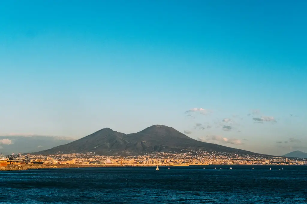Naples Airport Closure in November 2026: How to Reach Naples, Capri and the Amalfi Coast
